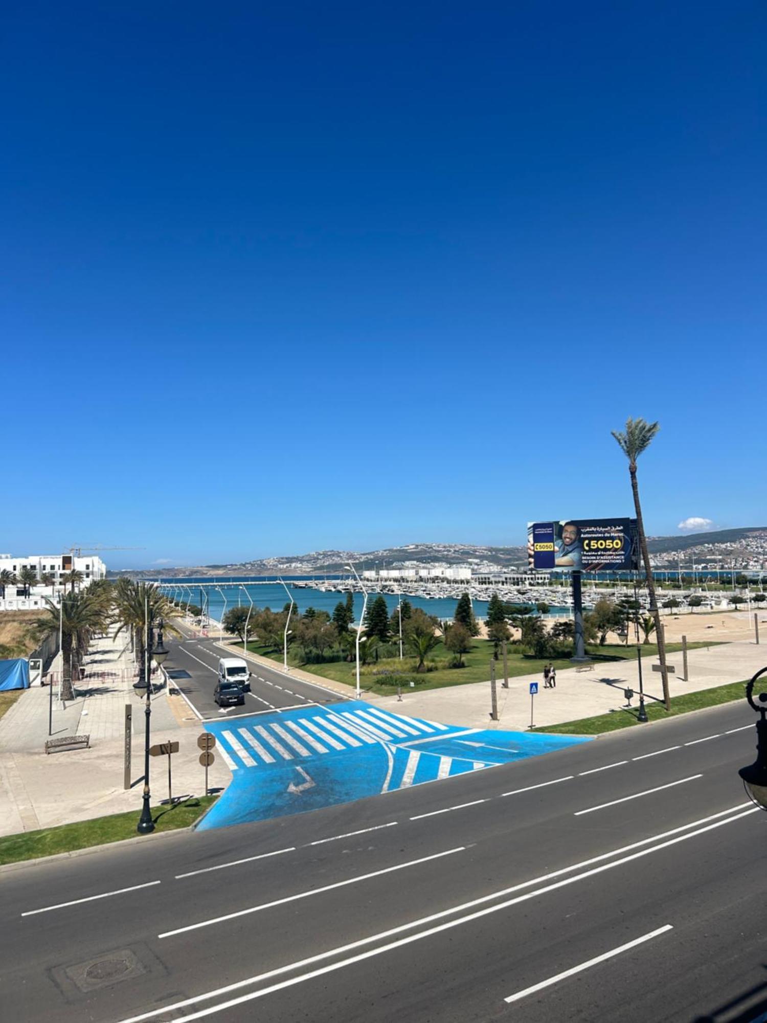 Appartement Haut Standing En Face De La Marina Et A 200M Du Port De Tanger - Appt 2 Exterior photo